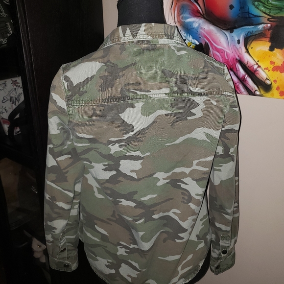 5 For $25✨️ Womens Size Small Army Green Print Button Up Collard Jacket Top - Picture 4 of 6